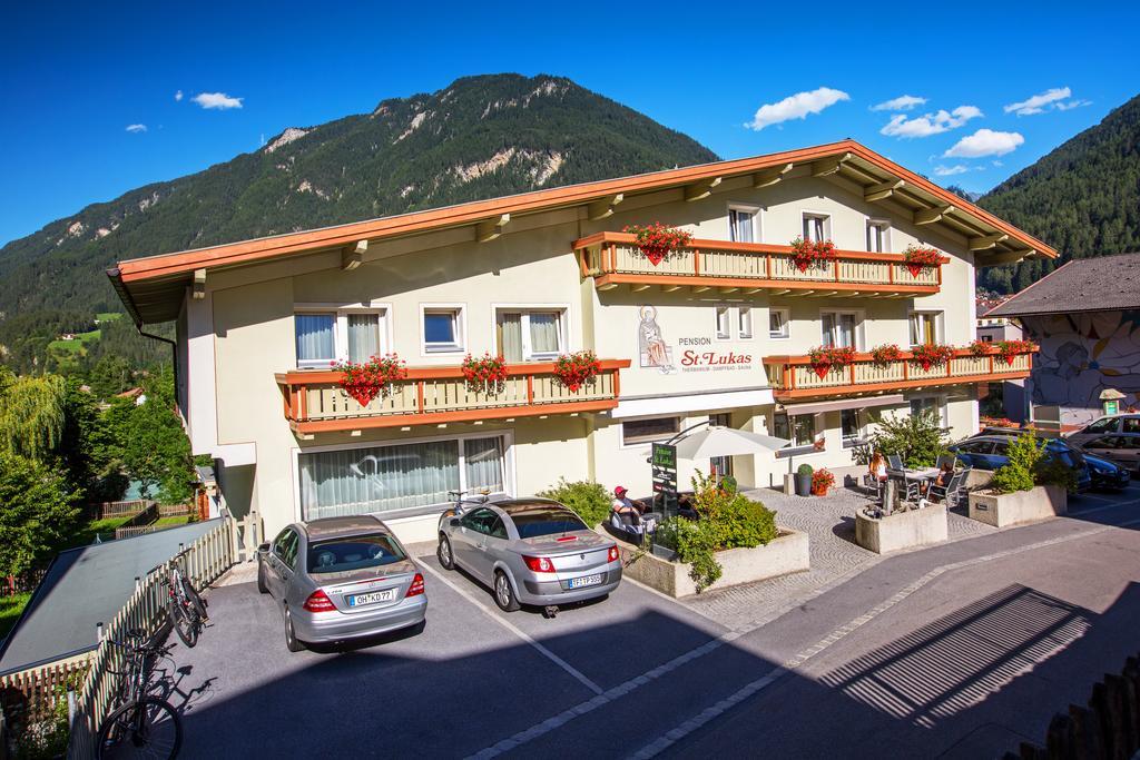 Pension St.Lukas Hotel Pfunds Exterior foto